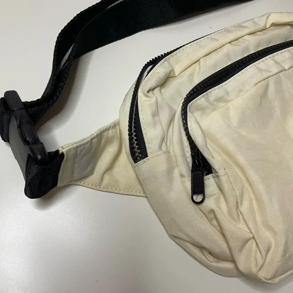 NWOT BAGGU Nylon Fanny Pack - Ivory - Picture 5 of 13